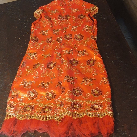 Formal woman's Chinese dress - Picture 6 of 11